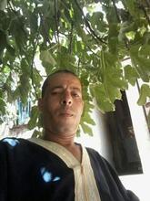 انا من الشلف، مطلق، 46 سنة هنا من أجل البحث عن شريك لتحقيق زواج عادي تعرف عليّ أكثر من خلال بروفايلي، فربّ صدفة خير من ألف ميعاد.