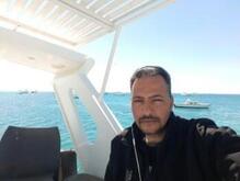 انا من كل، أعزب، 53 سنة هنا من أجل البحث عن شريك لتحقيق زواج عادي تعرف عليّ أكثر من خلال بروفايلي، فربّ صدفة خير من ألف ميعاد.