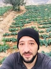 انا من الخليل، أعزب، 40 سنة هنا من أجل البحث عن شريك لتحقيق علاقة تعارف تعرف عليّ أكثر من خلال بروفايلي، فربّ صدفة خير من ألف ميعاد.