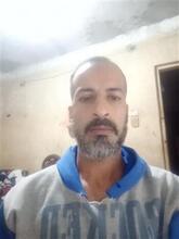 انا متزوج، 41 سنة هنا من أجل البحث عن شريك لتحقيق زواج متعدد تعرف عليّ أكثر من خلال بروفايلي، فربّ صدفة خير من ألف ميعاد.