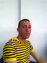 انا من صيدا، أعزب، 41 سنة هنا من أجل البحث عن شريك لتحقيق زواج عادي تعرف عليّ أكثر من خلال بروفايلي، فربّ صدفة خير من ألف ميعاد.