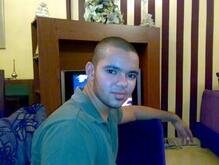 انا أعزب، 35 سنة هنا من أجل البحث عن شريك لتحقيق زواج عادي تعرف عليّ أكثر من خلال بروفايلي، فربّ صدفة خير من ألف ميعاد.