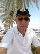انا من luxor، مطلق، 60 سنة هنا من أجل البحث عن شريك لتحقيق زواج عادي تعرف عليّ أكثر من خلال بروفايلي، فربّ صدفة خير من ألف ميعاد.