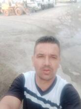 انا من جيجل، أرمل، 44 سنة هنا من أجل البحث عن شريك لتحقيق علاقة تعارف تعرف عليّ أكثر من خلال بروفايلي، فربّ صدفة خير من ألف ميعاد.