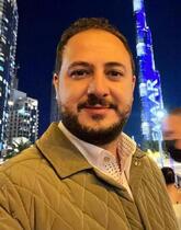 انا من الإمارات، مطلق، 41 سنة هنا من أجل البحث عن شريك لتحقيق زواج عادي تعرف عليّ أكثر من خلال بروفايلي، فربّ صدفة خير من ألف ميعاد.