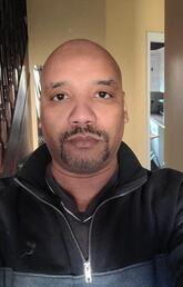 انا من waterford، أعزب، 45 سنة هنا من أجل البحث عن شريك لتحقيق زواج عادي تعرف عليّ أكثر من خلال بروفايلي، فربّ صدفة خير من ألف ميعاد.