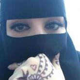انا من الفروانية، عزباء، 32 سنة هنا من أجل البحث عن شريك لتحقيق زواج عادي تعرف عليّ أكثر من خلال بروفايلي، فربّ صدفة خير من ألف ميعاد.