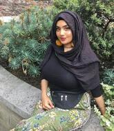 شخصيه متزنه و طموحه متفتحه باعتدال على قدر من الجمال دراسات عليا سافرت كثيرا مثقفه مطلعه محبه للفنون ابحث عن شريك التفاصيل لاحقاً لا اقبل المتزوج ولا غير السعوديين التواصل...