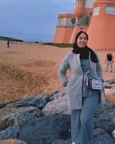 انا من الجيزة، عزباء، 36 سنة هنا من أجل البحث عن شريك لتحقيق زواج عادي تعرف عليّ أكثر من خلال بروفايلي، فربّ صدفة خير من ألف ميعاد.