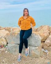 انا عزباء، 32 سنة هنا من أجل البحث عن شريك لتحقيق زواج عادي تعرف عليّ أكثر من خلال بروفايلي، فربّ صدفة خير من ألف ميعاد.