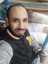 صادق حنون يحب الدين و الرياضة مخلص وفي رومانسي وحيد منعزل يحب الخير للجميع باحت عن حب حقيقي من القلب صافي النية يغار على من يحب و لا يكره احد...