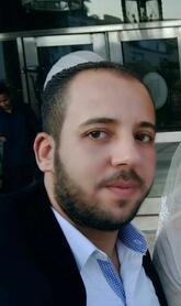 انا من التجمع الخامس ، مطلق، 40 سنة هنا من أجل البحث عن شريك لتحقيق زواج عادي تعرف عليّ أكثر من خلال بروفايلي، فربّ صدفة خير من ألف ميعاد.