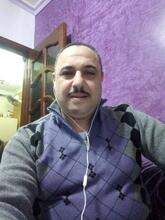 انا من شبرا، مطلق، 50 سنة هنا من أجل البحث عن شريك لتحقيق زواج عادي تعرف عليّ أكثر من خلال بروفايلي، فربّ صدفة خير من ألف ميعاد.