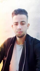 انا من سوس ـ ماسة ـ درعة، أعزب، 22 سنة هنا من أجل البحث عن شريك لتحقيق زواج عادي تعرف عليّ أكثر من خلال بروفايلي، فربّ صدفة خير من ألف ميعاد.