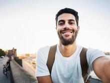 انا من الرباط، أعزب، 43 سنة هنا من أجل البحث عن شريك لتحقيق زواج عادي تعرف عليّ أكثر من خلال بروفايلي، فربّ صدفة خير من ألف ميعاد.