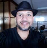 انا من مراكش، أعزب، 50 سنة هنا من أجل البحث عن شريك لتحقيق زواج عادي تعرف عليّ أكثر من خلال بروفايلي، فربّ صدفة خير من ألف ميعاد.