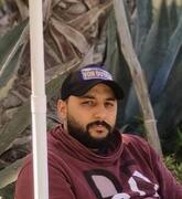 انا من الدارالبيضاء، مطلق، 34 سنة هنا من أجل البحث عن شريك لتحقيق زواج عادي تعرف عليّ أكثر من خلال بروفايلي، فربّ صدفة خير من ألف ميعاد.