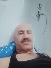 انا متزوج، 47 سنة هنا من أجل البحث عن شريك لتحقيق زواج متعدد تعرف عليّ أكثر من خلال بروفايلي، فربّ صدفة خير من ألف ميعاد.