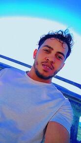 انا من أسيوط، أعزب، 29 سنة هنا من أجل البحث عن شريك لتحقيق زواج عادي تعرف عليّ أكثر من خلال بروفايلي، فربّ صدفة خير من ألف ميعاد.