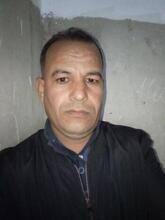 انا متزوج، 41 سنة هنا من أجل البحث عن شريك لتحقيق زواج متعدد تعرف عليّ أكثر من خلال بروفايلي، فربّ صدفة خير من ألف ميعاد.
