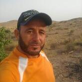 انا أعزب، 41 سنة هنا من أجل البحث عن شريك لتحقيق زواج عادي تعرف عليّ أكثر من خلال بروفايلي، فربّ صدفة خير من ألف ميعاد.