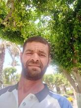 انا من الأغواط، مطلق، 52 سنة هنا من أجل البحث عن شريك لتحقيق زواج عادي تعرف عليّ أكثر من خلال بروفايلي، فربّ صدفة خير من ألف ميعاد.