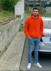 انا أعزب، 37 سنة هنا من أجل البحث عن شريك لتحقيق زواج عادي تعرف عليّ أكثر من خلال بروفايلي، فربّ صدفة خير من ألف ميعاد.
