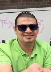 انا من امستردام، أعزب، 40 سنة هنا من أجل البحث عن شريك لتحقيق زواج عادي تعرف عليّ أكثر من خلال بروفايلي، فربّ صدفة خير من ألف ميعاد.