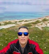 انا أعزب، 45 سنة هنا من أجل البحث عن شريك لتحقيق زواج عادي تعرف عليّ أكثر من خلال بروفايلي، فربّ صدفة خير من ألف ميعاد.