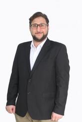 انا أعزب، 37 سنة هنا من أجل البحث عن شريك لتحقيق زواج عادي تعرف عليّ أكثر من خلال بروفايلي، فربّ صدفة خير من ألف ميعاد.