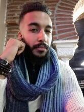 انا أعزب، 33 سنة هنا من أجل البحث عن شريك لتحقيق زواج عادي تعرف عليّ أكثر من خلال بروفايلي، فربّ صدفة خير من ألف ميعاد.