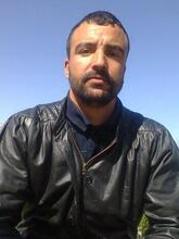 انا أعزب، 41 سنة هنا من أجل البحث عن شريك لتحقيق زواج عادي تعرف عليّ أكثر من خلال بروفايلي، فربّ صدفة خير من ألف ميعاد.
