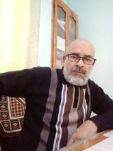 انا متزوج، 57 سنة هنا من أجل البحث عن شريك لتحقيق زواج متعدد تعرف عليّ أكثر من خلال بروفايلي، فربّ صدفة خير من ألف ميعاد.