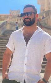 أنا هنا للعثور على امرأة من أجل علاقة جدية تؤدي إلى الزواج ، أريد الزواج حيث يوجد الصدق والاحترام والتفاهم. أكره الكذب ولا أريد امرأة تؤذي قلبي. العمر أو الجمال...