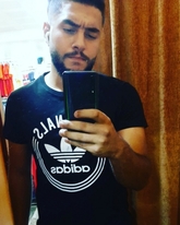 انا أعزب، 25 سنة هنا من أجل البحث عن شريك لتحقيق زواج عادي تعرف عليّ أكثر من خلال بروفايلي، فربّ صدفة خير من ألف ميعاد.