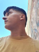 انا أعزب، 21 سنة هنا من أجل البحث عن شريك لتحقيق علاقة تعارف تعرف عليّ أكثر من خلال بروفايلي، فربّ صدفة خير من ألف ميعاد.
