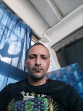 انا من السويس، أعزب، 40 سنة هنا من أجل البحث عن شريك لتحقيق علاقة تعارف تعرف عليّ أكثر من خلال بروفايلي، فربّ صدفة خير من ألف ميعاد.