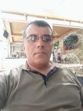 انا أعزب، 49 سنة هنا من أجل البحث عن شريك لتحقيق زواج عادي تعرف عليّ أكثر من خلال بروفايلي، فربّ صدفة خير من ألف ميعاد.