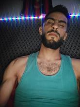 انا أعزب، 28 سنة هنا من أجل البحث عن شريك لتحقيق علاقة تعارف تعرف عليّ أكثر من خلال بروفايلي، فربّ صدفة خير من ألف ميعاد.
