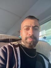 انا أعزب، 30 سنة هنا من أجل البحث عن شريك لتحقيق علاقة تعارف تعرف عليّ أكثر من خلال بروفايلي، فربّ صدفة خير من ألف ميعاد.