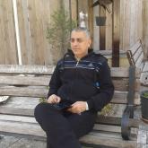 انا من حلب، متزوج، 62 سنة هنا من أجل البحث عن شريك لتحقيق زواج مسيار تعرف عليّ أكثر من خلال بروفايلي، فربّ صدفة خير من ألف ميعاد.