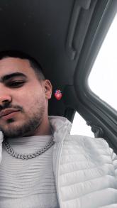 انا أعزب، 23 سنة هنا من أجل البحث عن شريك لتحقيق زواج عادي تعرف عليّ أكثر من خلال بروفايلي، فربّ صدفة خير من ألف ميعاد.