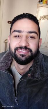 انا من الإسكندرية، أعزب، 35 سنة هنا من أجل البحث عن شريك لتحقيق علاقة تعارف تعرف عليّ أكثر من خلال بروفايلي، فربّ صدفة خير من ألف ميعاد.