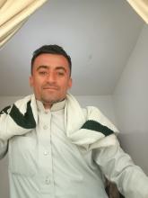 انا أعزب، 33 سنة هنا من أجل البحث عن شريك لتحقيق زواج عادي تعرف عليّ أكثر من خلال بروفايلي، فربّ صدفة خير من ألف ميعاد.