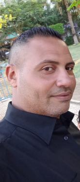 انا متزوج، 39 سنة هنا من أجل البحث عن شريك لتحقيق زواج مسيار تعرف عليّ أكثر من خلال بروفايلي، فربّ صدفة خير من ألف ميعاد.