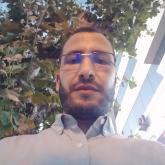 انا من القنيطرة، مطلق، 40 سنة هنا من أجل البحث عن شريك لتحقيق زواج عادي تعرف عليّ أكثر من خلال بروفايلي، فربّ صدفة خير من ألف ميعاد.