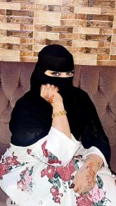 انا عزباء، 39 سنة هنا من أجل البحث عن شريك لتحقيق زواج عادي تعرف عليّ أكثر من خلال بروفايلي، فربّ صدفة خير من ألف ميعاد.