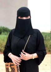 انسانه هاديه عطوووفه حساسه شوي مااحب المجاملات أحب أجواء الروقان والشموع والأنوار الخافته أحب اهتم بالموضه وملابسي وبنفسي أحب الطلعات اعشق السفر واعشق العطور أكره الروتين احب التغيير والتجديد أحب...