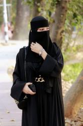 انا من الجبيل، عزباء، 32 سنة هنا من أجل البحث عن شريك لتحقيق زواج عادي تعرف عليّ أكثر من خلال بروفايلي، فربّ صدفة خير من ألف ميعاد.