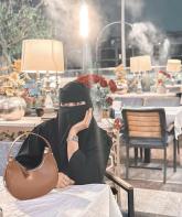 انا مطلقة، 35 سنة هنا من أجل البحث عن شريك لتحقيق زواج عادي تعرف عليّ أكثر من خلال بروفايلي، فربّ صدفة خير من ألف ميعاد.